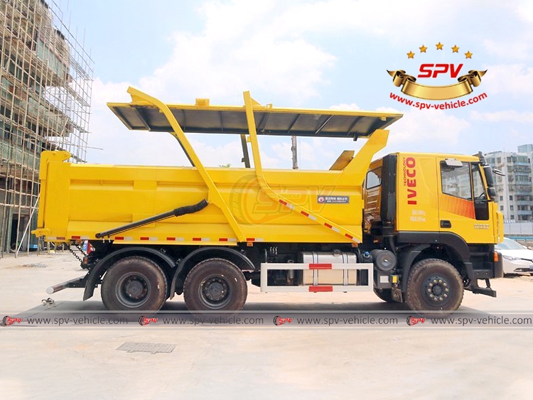 Dump Truck IVECO with Lid - RS